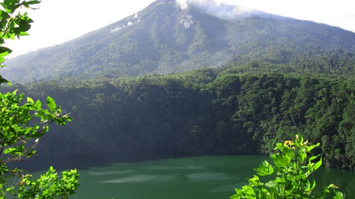 Danau Tolire, Keindahan Berbalut Kisah Mistis