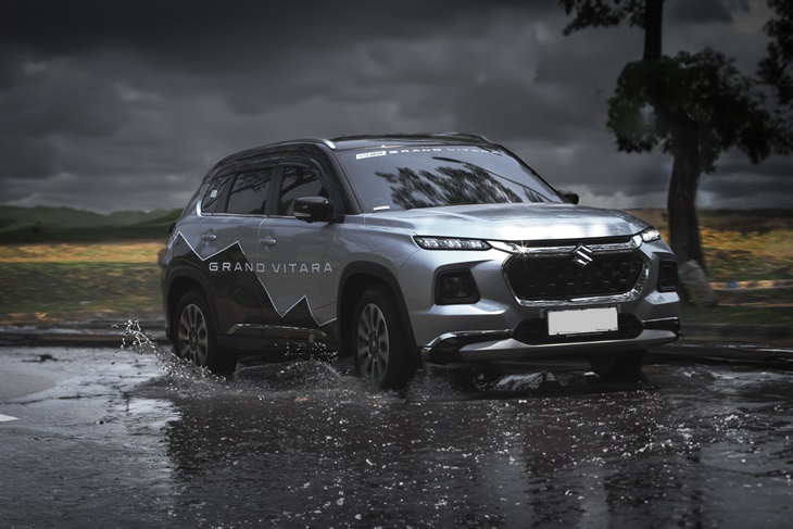 Manfaat Fitur Electronic Stability Program di Mobil Saat Musim Hujan