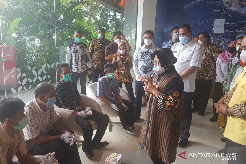 Mensos Risma Pastikan Jumlah Penerima Bansos COVID-19 Tidak Berubah