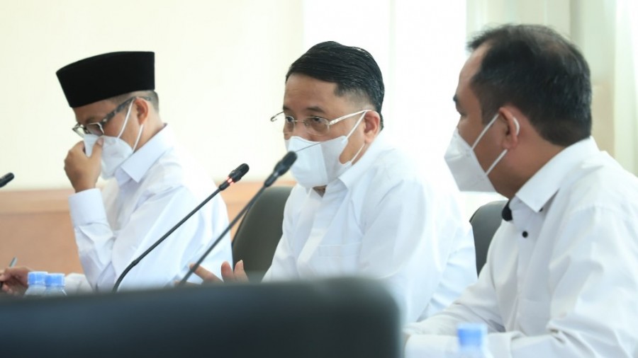 Dirjen Bimas Islam pimpin rapat persiapan Sidang Isbat Awal Ramadan 1443 H. Foto: Kemenag
