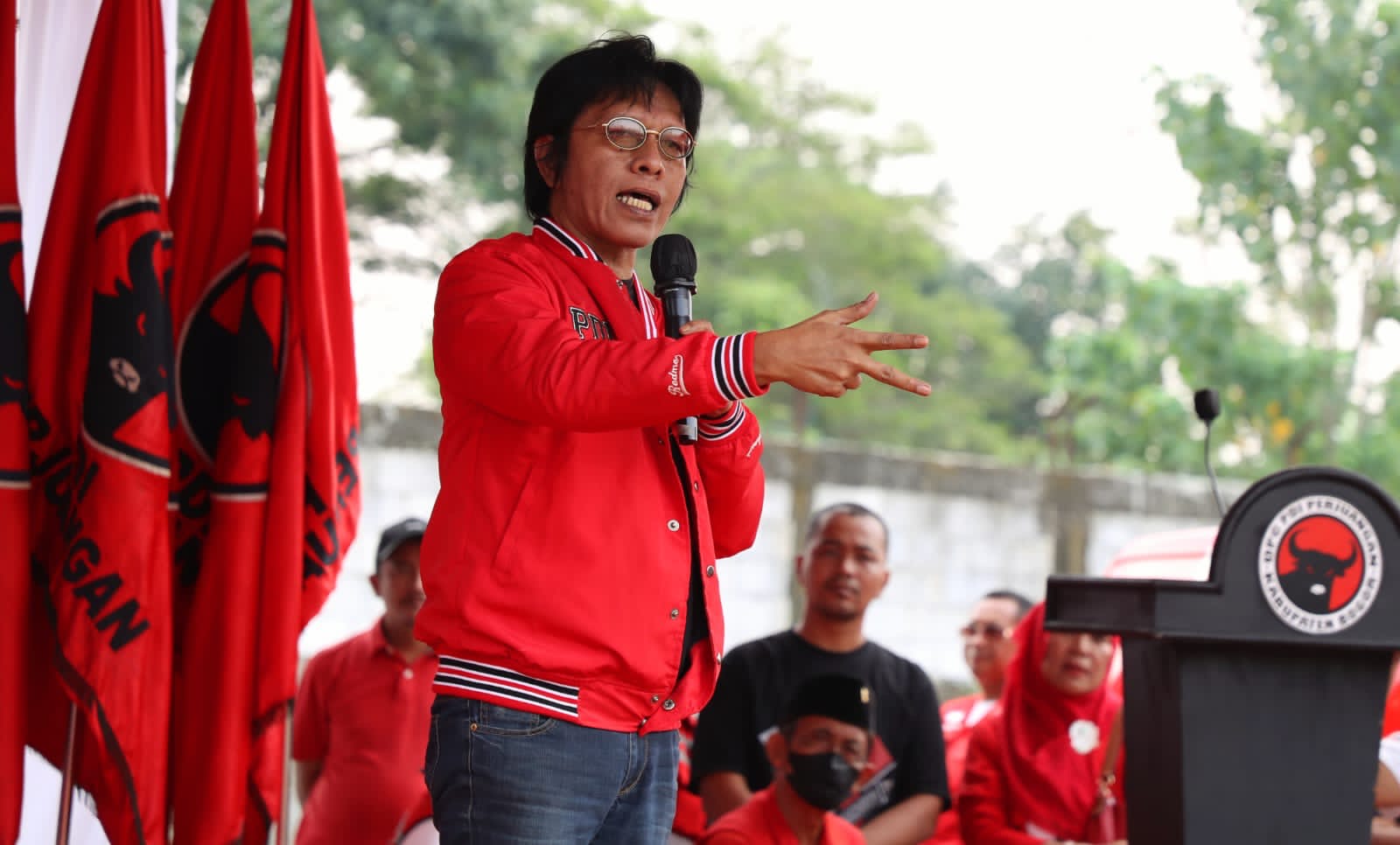 Adian Ingatkan Pemilih Soal Rekam Jejak Capres