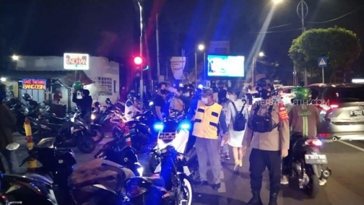 Banyak Pembeli Tak Pakai Masker, Sate Taichan Kawasan Senayan Ditutup