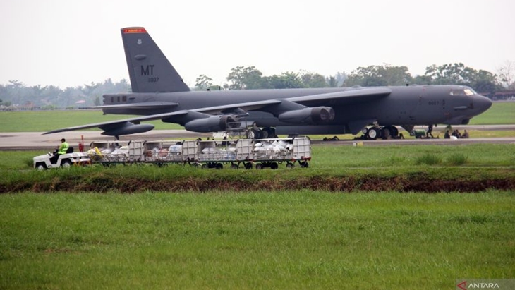 Pesawat Tempur Tiongkok Cegat B-52 AS di Laut China Selatan
