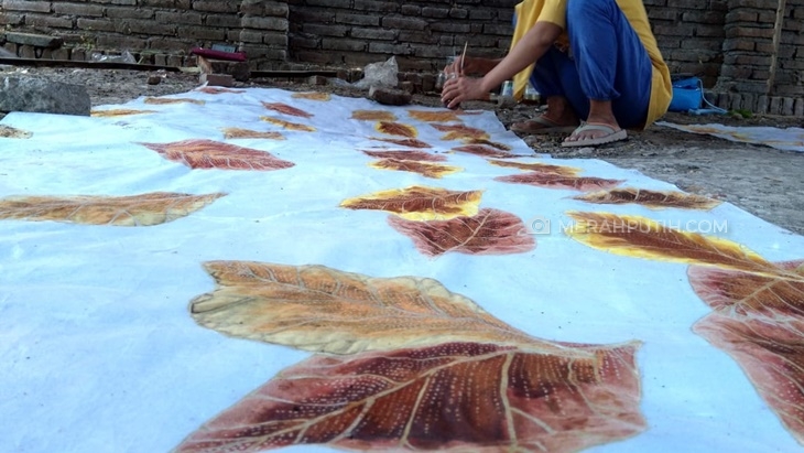 Batik Kriyan, Batik Baru Cirebon dengan Pewarna Alami