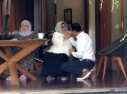 Kampanye Pertama Pilpres di Tanah Merah, Anies Minta Restu Ibu dan Mertua