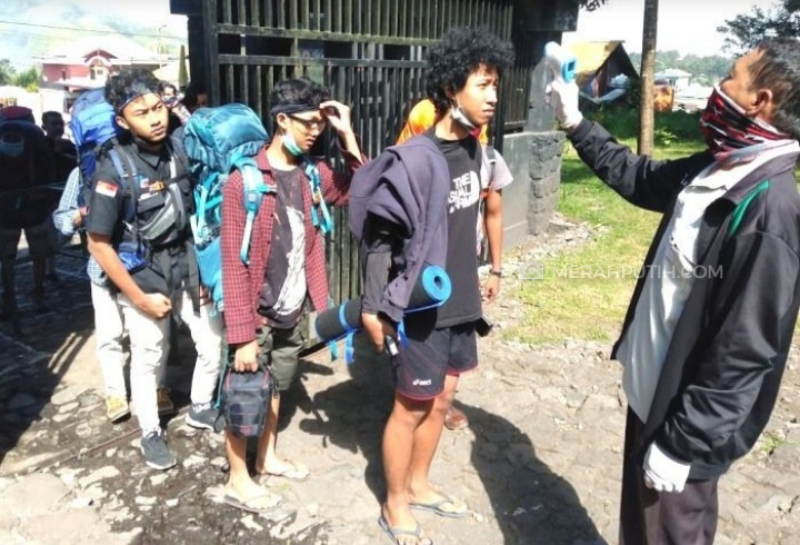 Pendaki Gunung Lawu Ditemukan Tewas Terjatuh ke Jurang Sedalam 7 Meter