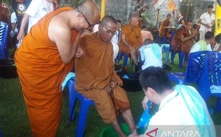 Biksu Thudong Tiba di Borobudur Setelah Berjalan 2.650 Km dari Thailand
