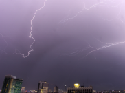 BMKG Ingatkan Cuaca Ekstrem Saat Peralihan Musim