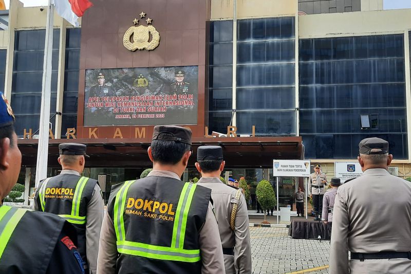 Polri Kirim Tim Medis hingga Anjing Pelacak Bantu Korban Gempa Turki