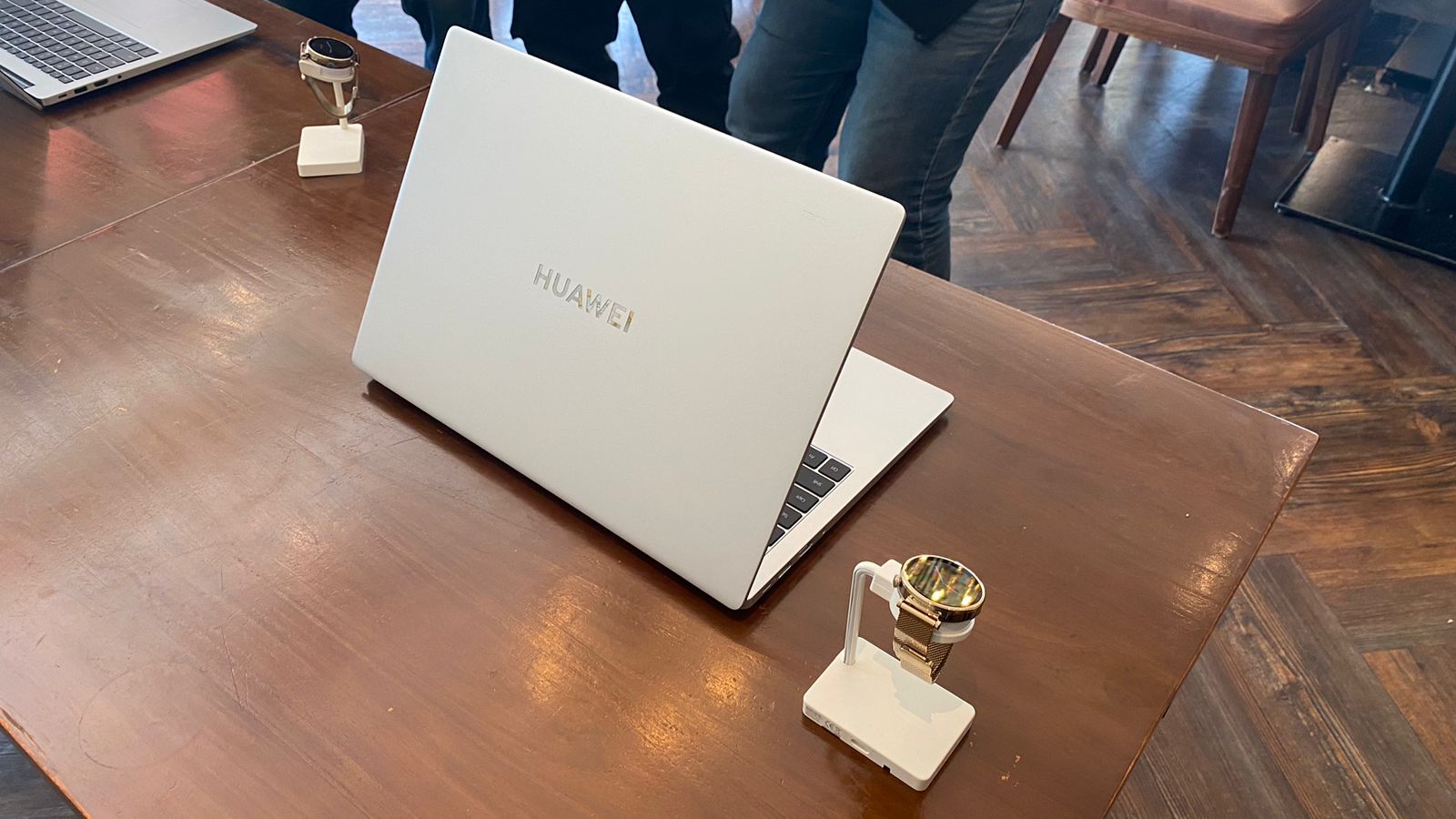 Huawei Matebook D 16 hadir dengan desain yang lebih modern