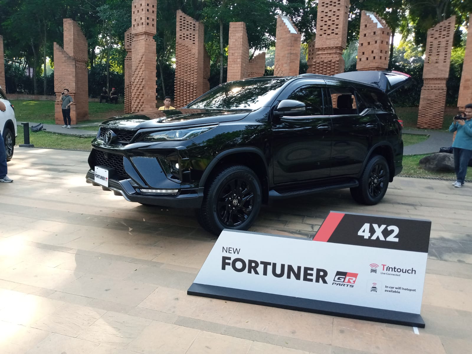 Eksterior New Toyota Fortuner alami perubahan