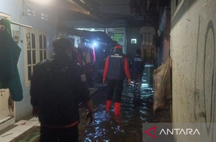 Kampung Melayu Direndam Banjir 1 Meter