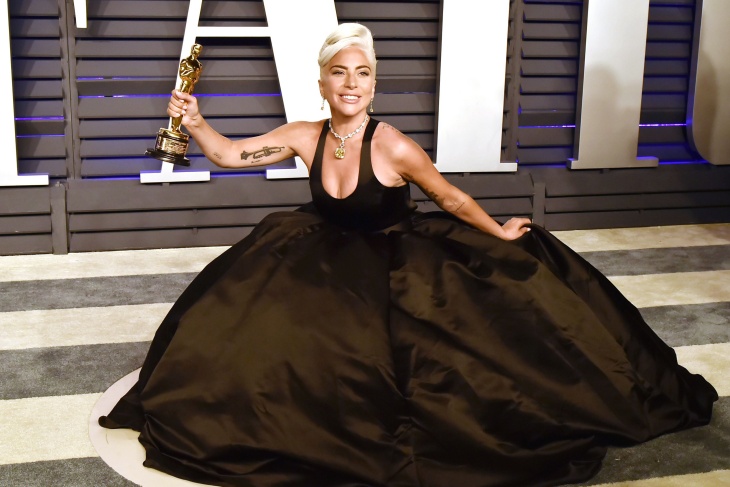 Lady Gaga memenangkan Oscar untuk aktingnya di film A Star is Born. (Foto: Elle) 