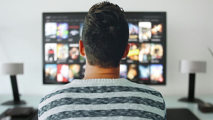 Asyik Nonton Netflix dan Tetap Fit, ini Kuncinya