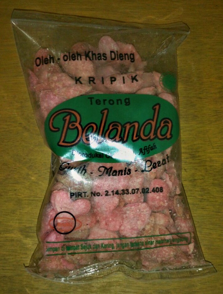 Berbagai varian Keripik yang dijual di Dieng. (MP/Mauritz)