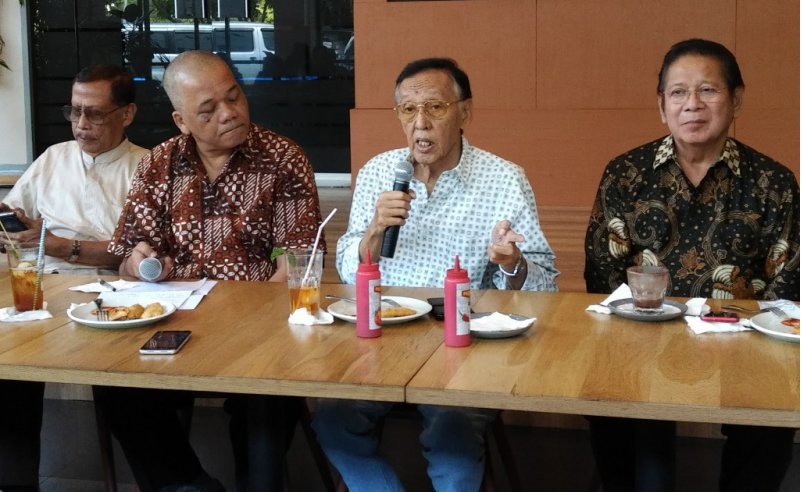 Mantan Direktur Penyidikan Kejaksaan Agung, Chairul Imam (kedua dari kanan), pada diskusi di Jakarta, Minggu (21/7/2019) (Antaranews/Riza Harahap)