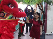 Kirab Liong dan Barongsai Keliling Pertokoan, Pertanda Tutup Rangkaian Tahun Baru Imlek di Solo
