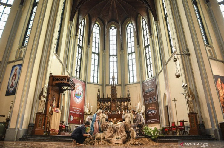 Misa Natal di Katedral Jakarta Hanya Diikuti Jemaah Yang Miliki QR Code