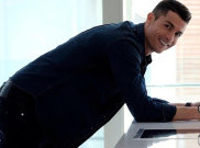 Gaya Keren Cristiano Ronaldo di Luar Lapangan Hijau, Wajib Ditiru!