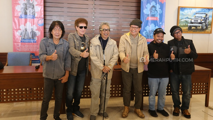 Pusakata Gemetar Tampil Bersama Achmad Albar dan Ian Antono di Jazz Gunung Bromo 2022