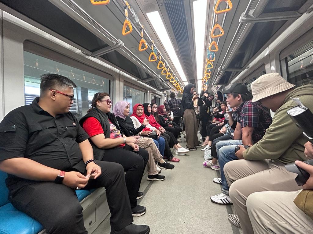 Atikoh Janjikan Ganjar-Mahfud Bangun LRT di Berbagai Kota Besar