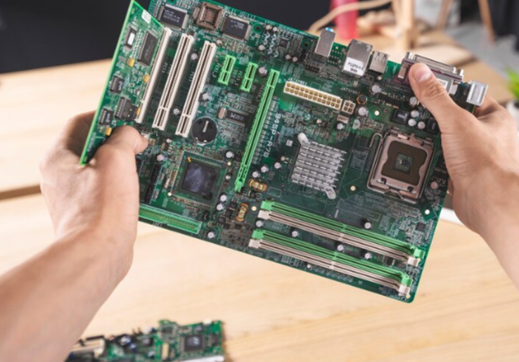 Motherboard: Sejarah dan Perkembangannya