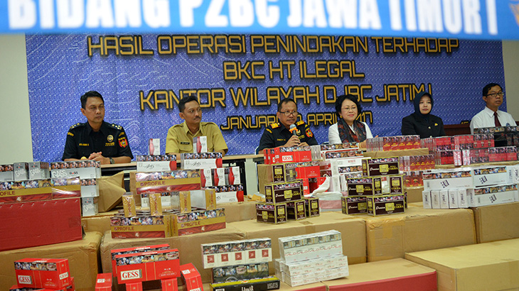 Bea Cukai Gagalkan Penyeludupan 1000 Bal Pakaian Malaysia ke Sumut