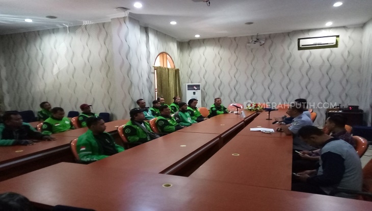 Minta Blokir Aplikasi Maxim, Ratusan Driver Gojek dan Grab Geruduk Kantor Dishub Solo