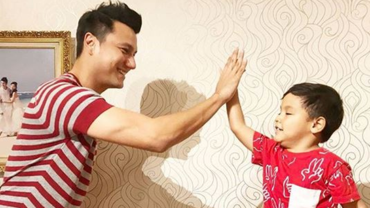 Enggak cuma Hot Mama, Hot Papa ini Malah Bikin Melting