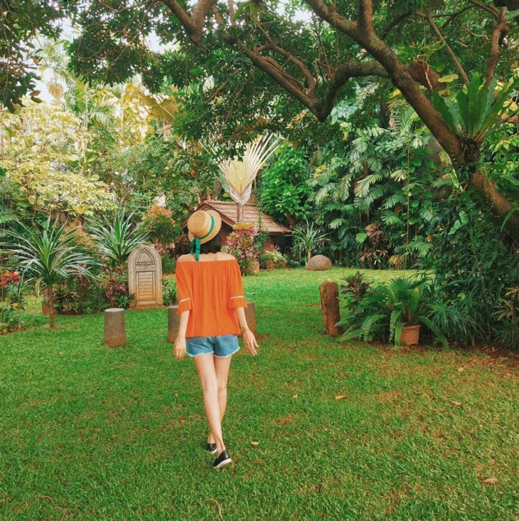 Di Museum Tengah Kebun ini kamu bisa menikmatinya bersama 7-8orang temanmu. (Foto: Instagram/rameliavitra)