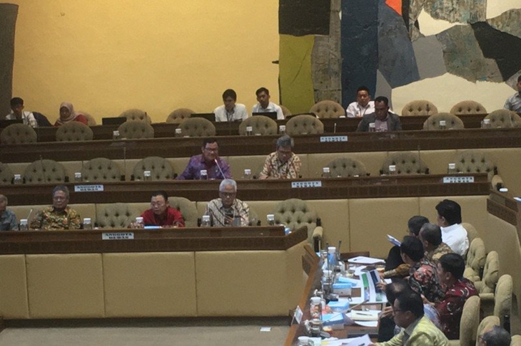 Rapat komisi II DPR RI, Kompleks Parlemen RI Senayan Jakarta, Selasa (19/11/2019). (ANTARA/ Abdu Faisal)
