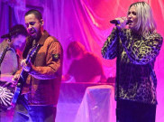 Emily Armstrong Ramai Dikritik, Mike Shinoda Lemparkan Pembelaan  