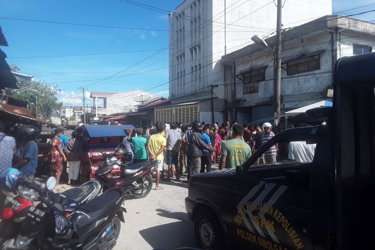 Suasana di sekitar kediaman terduga teroris Sibolga