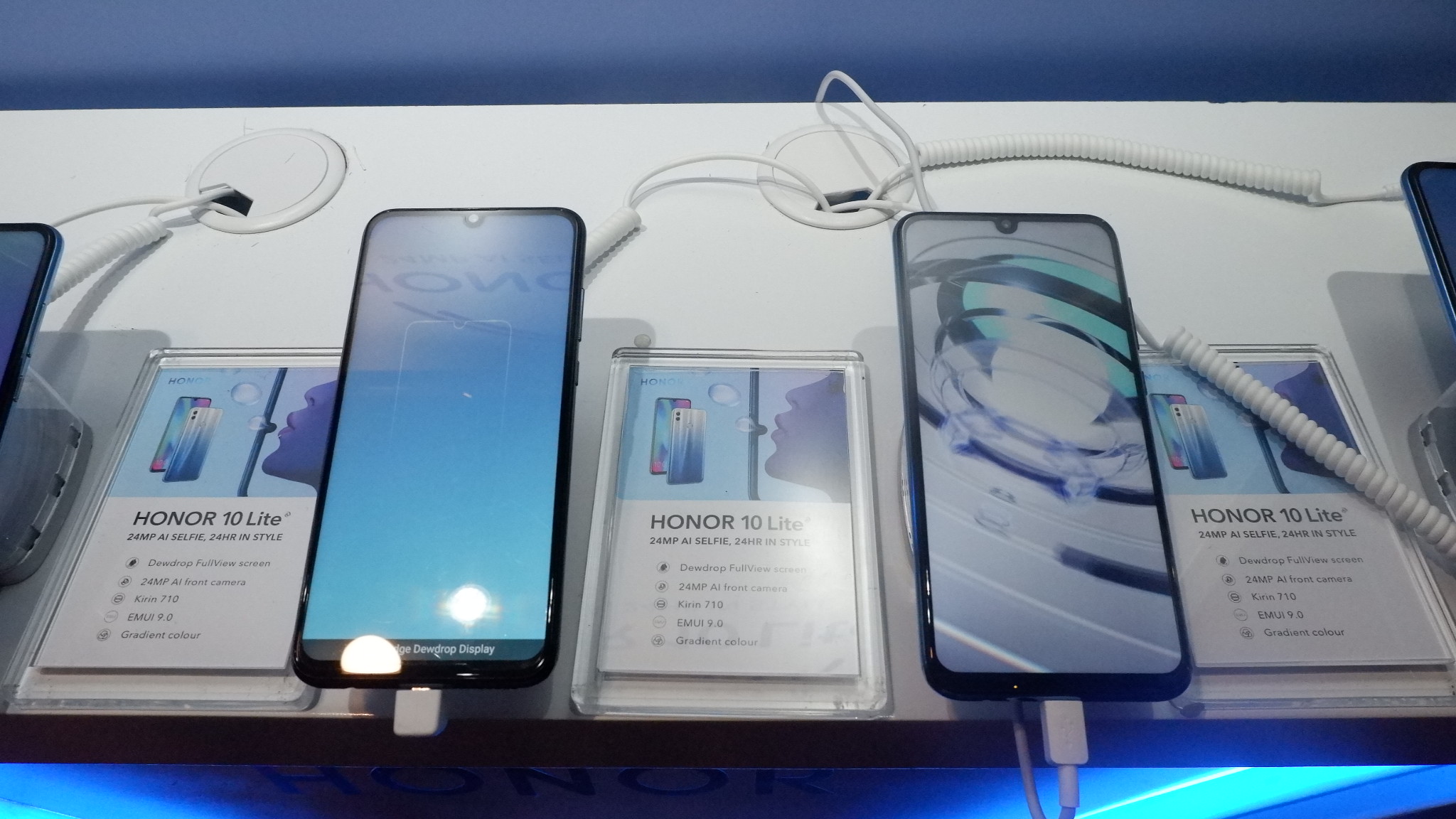 Honor 10 Lite dan Honor 8A, Ponsel Pintar Kece Cocok untuk Anak Muda 