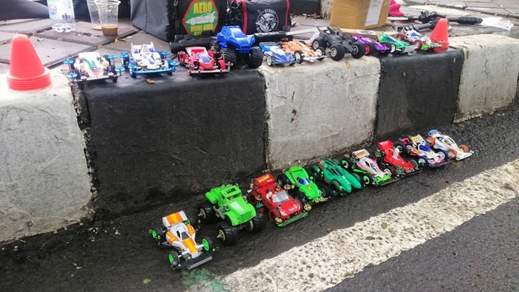 Main Tamiya Mini Street 4WD, Sehatkan Penghobinya