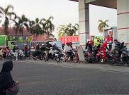  Antrean di SPBU Kian Panjang, Warga Beralih Dari Pertamax ke Pertalite