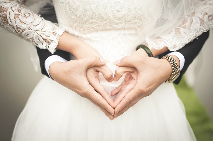 Beda budaya dan agama cincin kawin dikenakan selain di jari manis (Foto: Pixabay/Pexels)