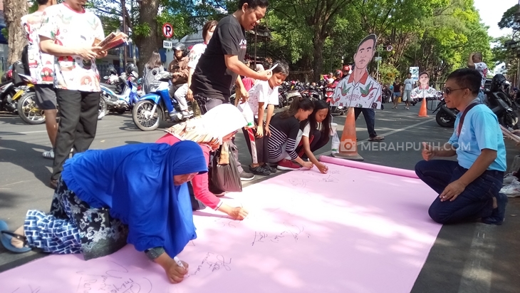 Relawan Gibran Galang Tanda Tangan untuk Rekomendasi DPP PDIP
