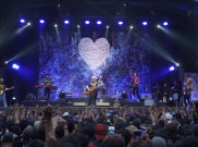 Konser 'Bertalu Rindu Cinta' Tuntaskan Kerinduan Iwan Fals dan Fans