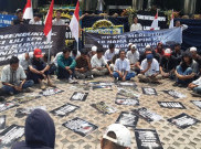  Gelar Aksi di Depan Istana, Massa Serukan KPK Butuh Diawasi