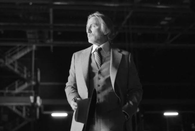 Daniel Craig Gondrong di 'Knives Out 3'