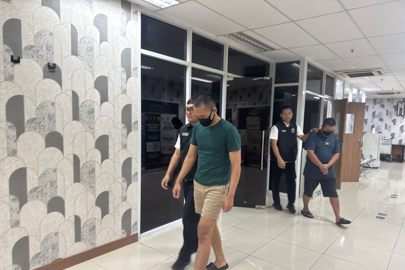 Polisi Bandara Tangkap Pelaku Pemalsuan Electronic Pekerja Migran Indonesia