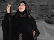 Inka Christie Hadirkan Lagu Religi 'Shalawat Lii Khamsatun'