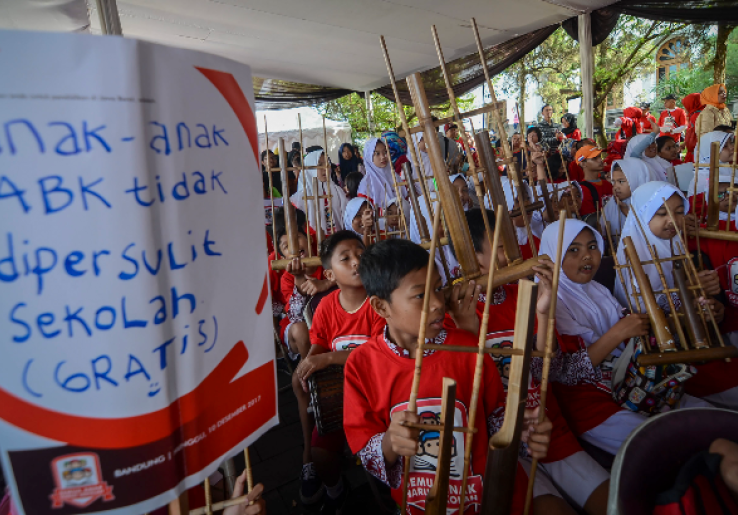 Konser Angklung Pikat Para Pelajar di Beijing 