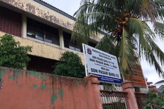 Siswa SDN Pasar Baru 03 Boleh Bersekolah Enggak Pakai Seragam