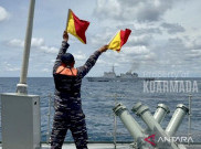 KRI Kerambit-627 dan Kapal Perang India INS Saryu P54 Latihan Tempur Bersama