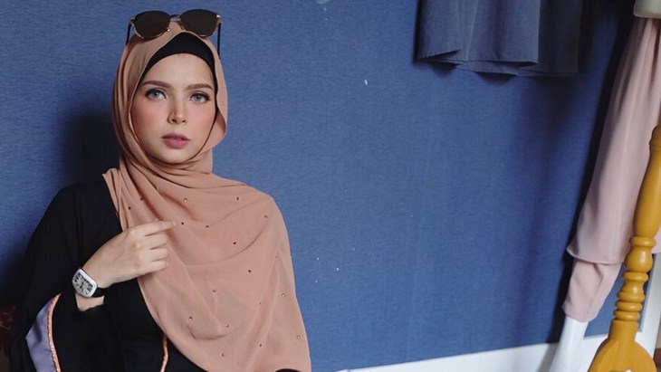 Rancangan Terbaru Abaya Modern Vivi Zubedi untuk Hari Raya Nanti