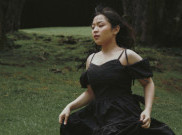 Bernadya Ceritakan Fase Pendewasaan Lewat Album Debut 'Sialnya, Hidup Harus Tetap Berjalan