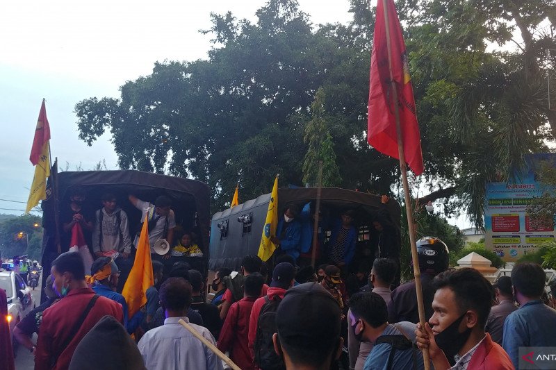 Kegaduhan UU Cipta Kerja karena Buruknya Komunikasi Pemerintah