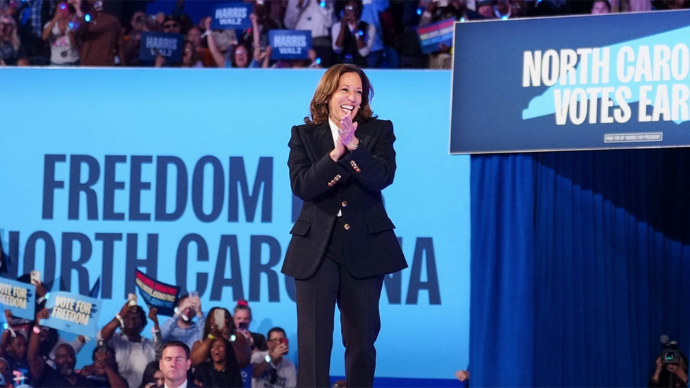 Debut Diam-Diam Kamala Harris di Met Gala 2025, Diundang Langsung Anna Wintour